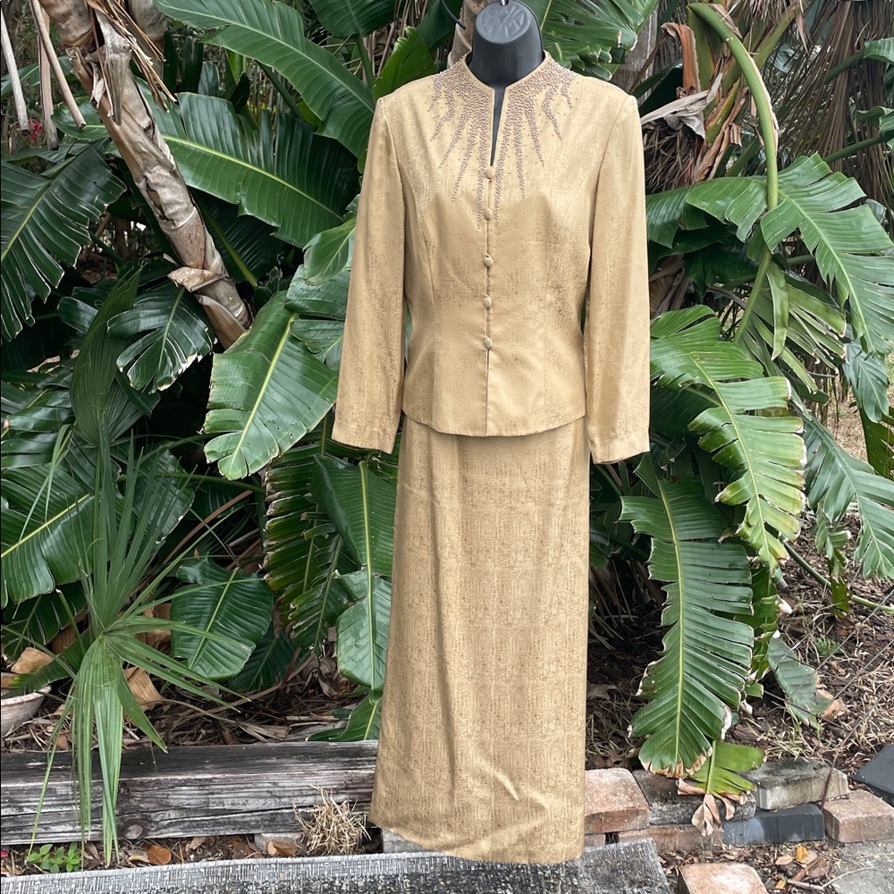 Adriana, Papel, pure silk gold suit with gold beading